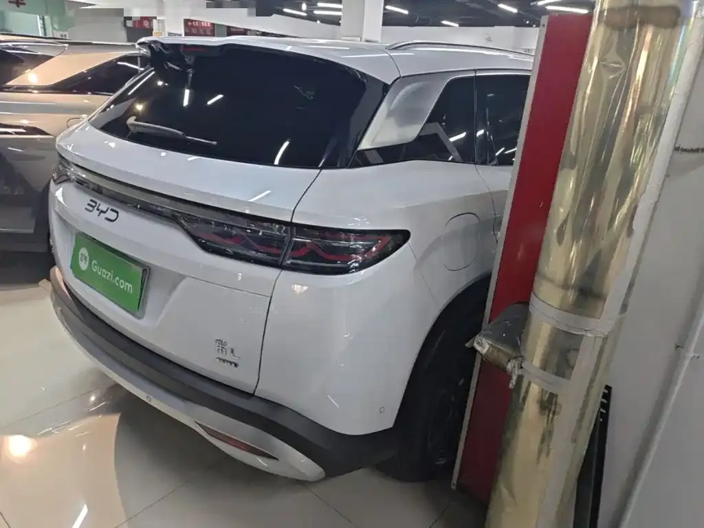 BYD L DM-i — фото 8