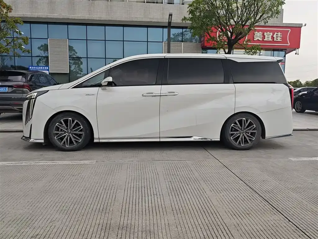 GAC Motor Trumpchi M8 — фото 9