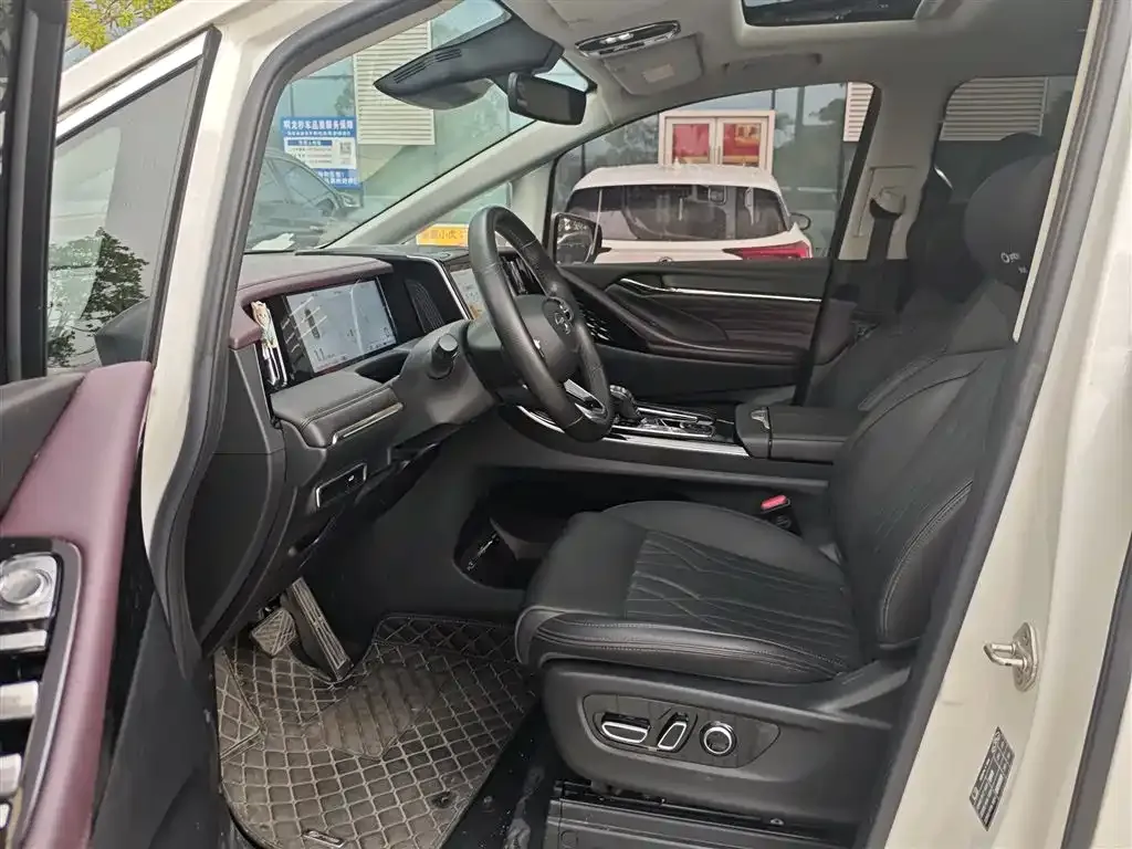 GAC Motor Trumpchi M8 — фото 4