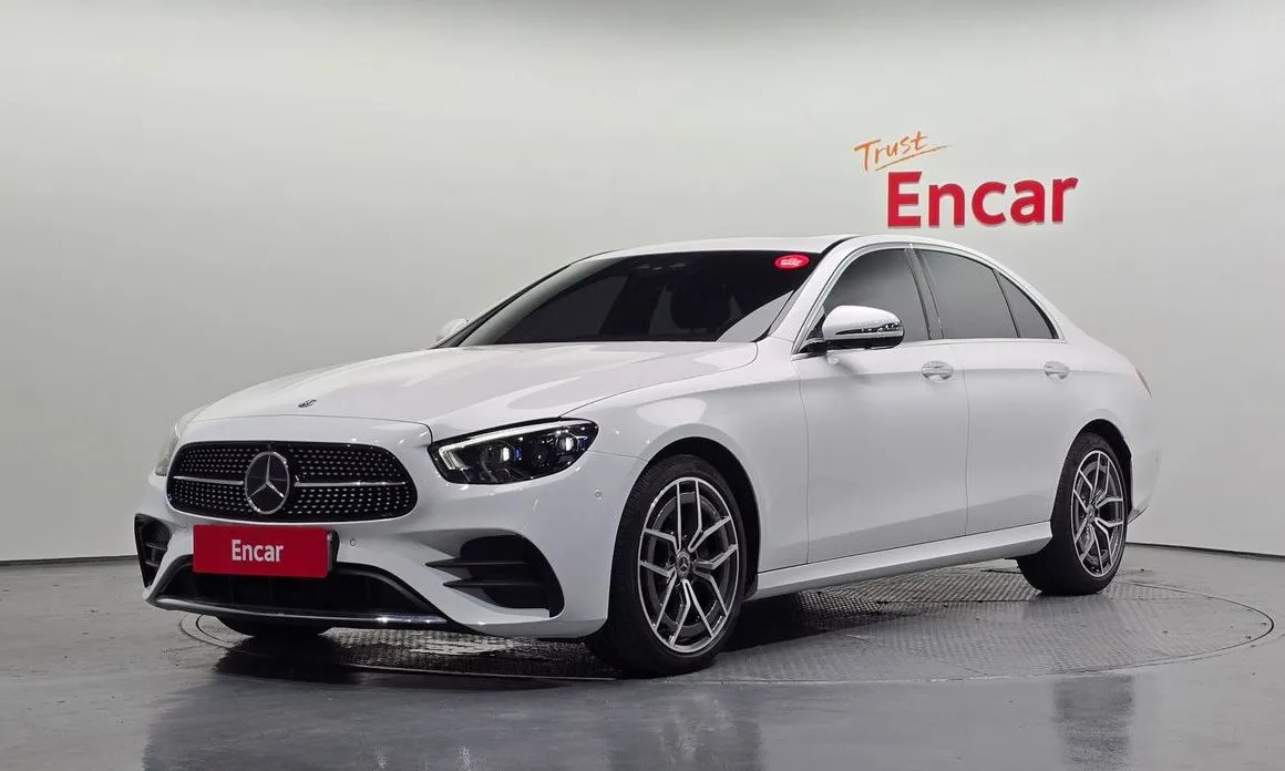Mercedes-Benz E-Class — фото 1