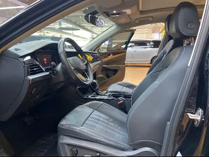 Volkswagen Passat — фото 7