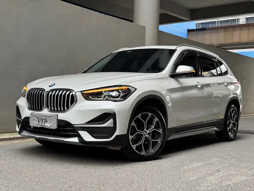 BMW X1 — фото 1