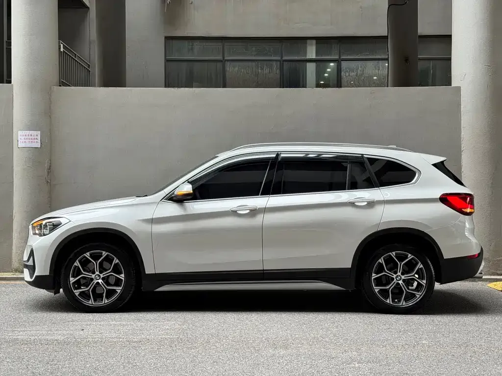 BMW X1 — фото 3