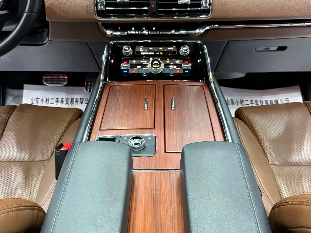 Lincoln Navigator — фото 10