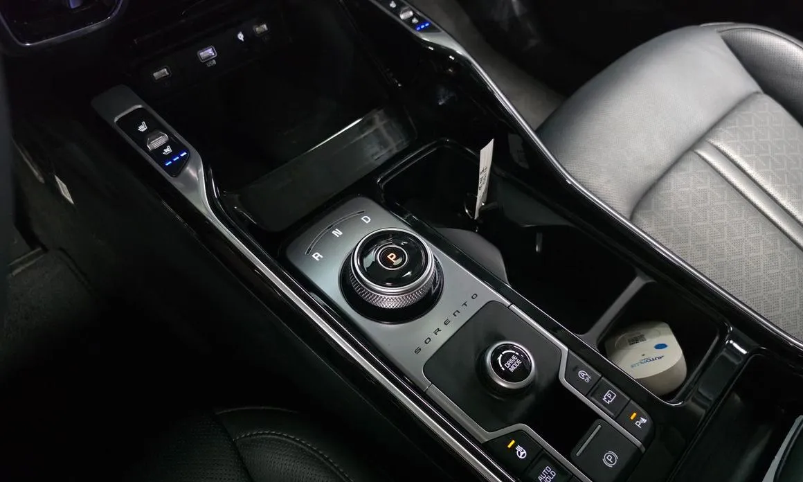 Kia Sorento — фото 7