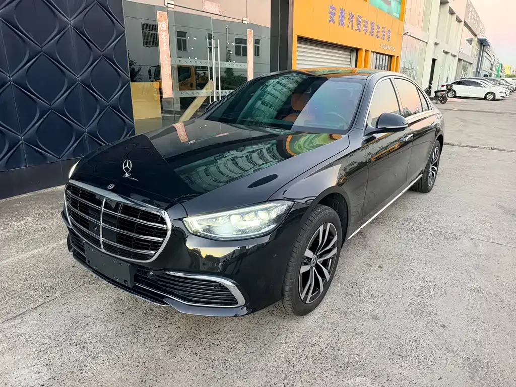 Mercedes-Benz S-Class — фото 1