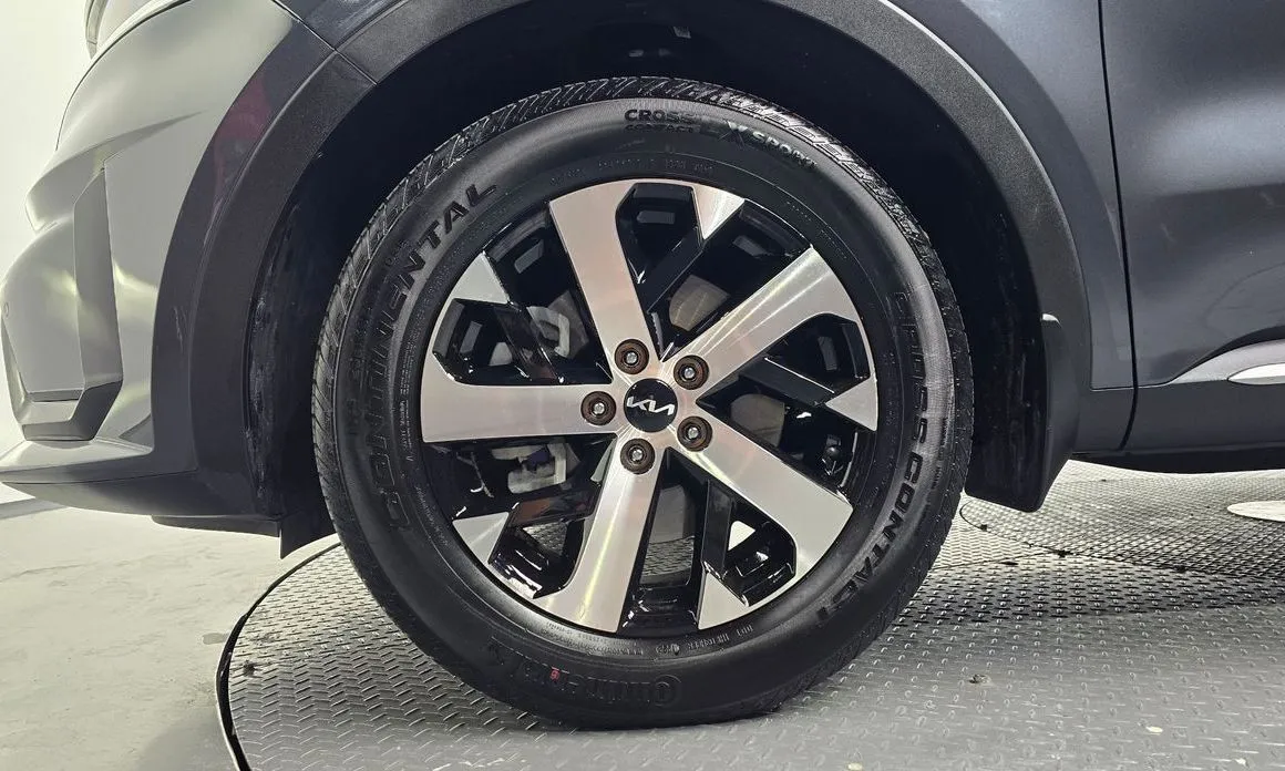 Kia Sorento — фото 7