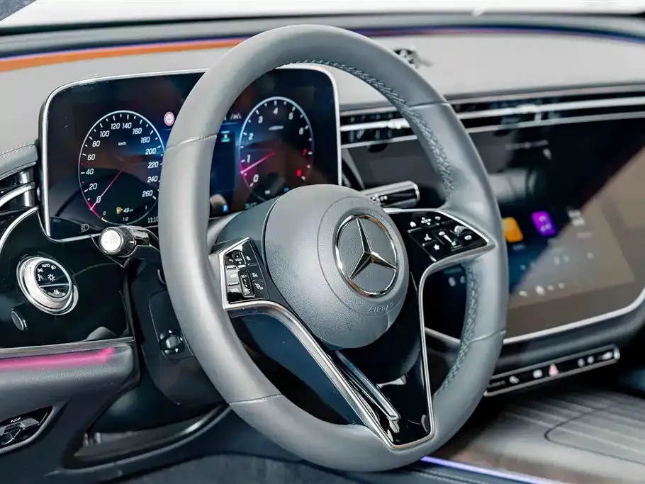 Mercedes-Benz E-Class — фото 10