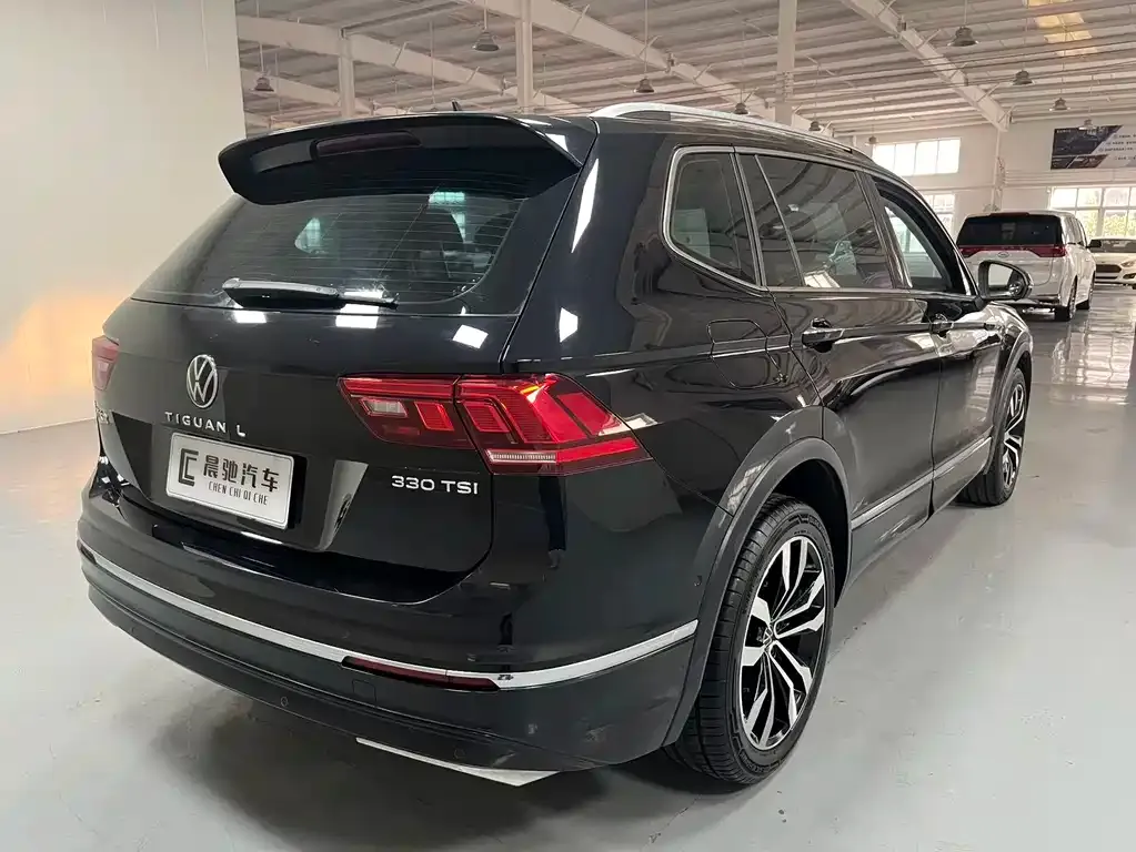 Volkswagen Tiguan L — фото 3