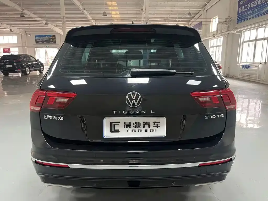 Volkswagen Tiguan L — фото 10