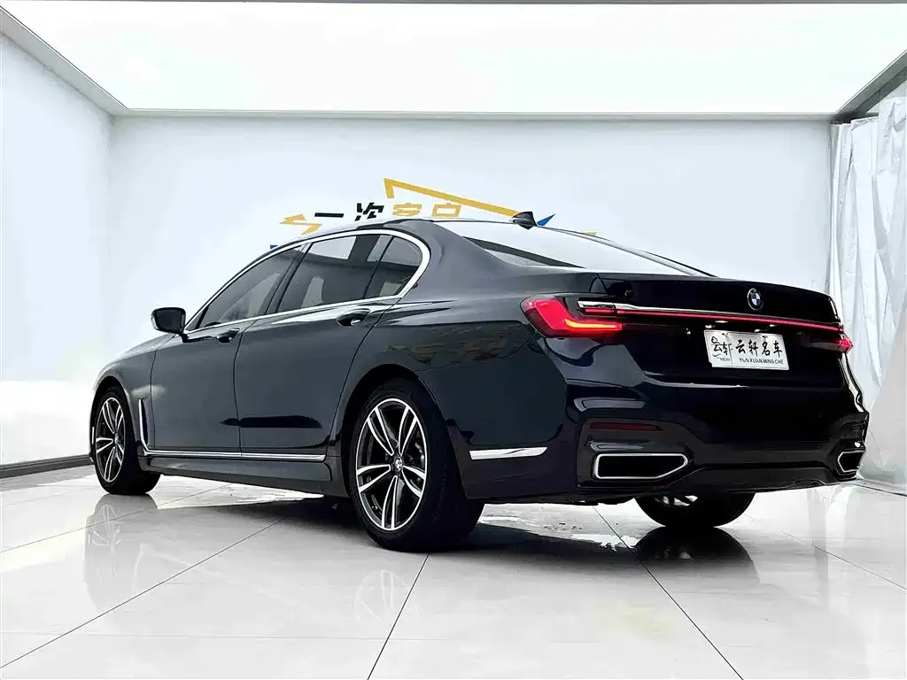 BMW 7 Series — фото 10