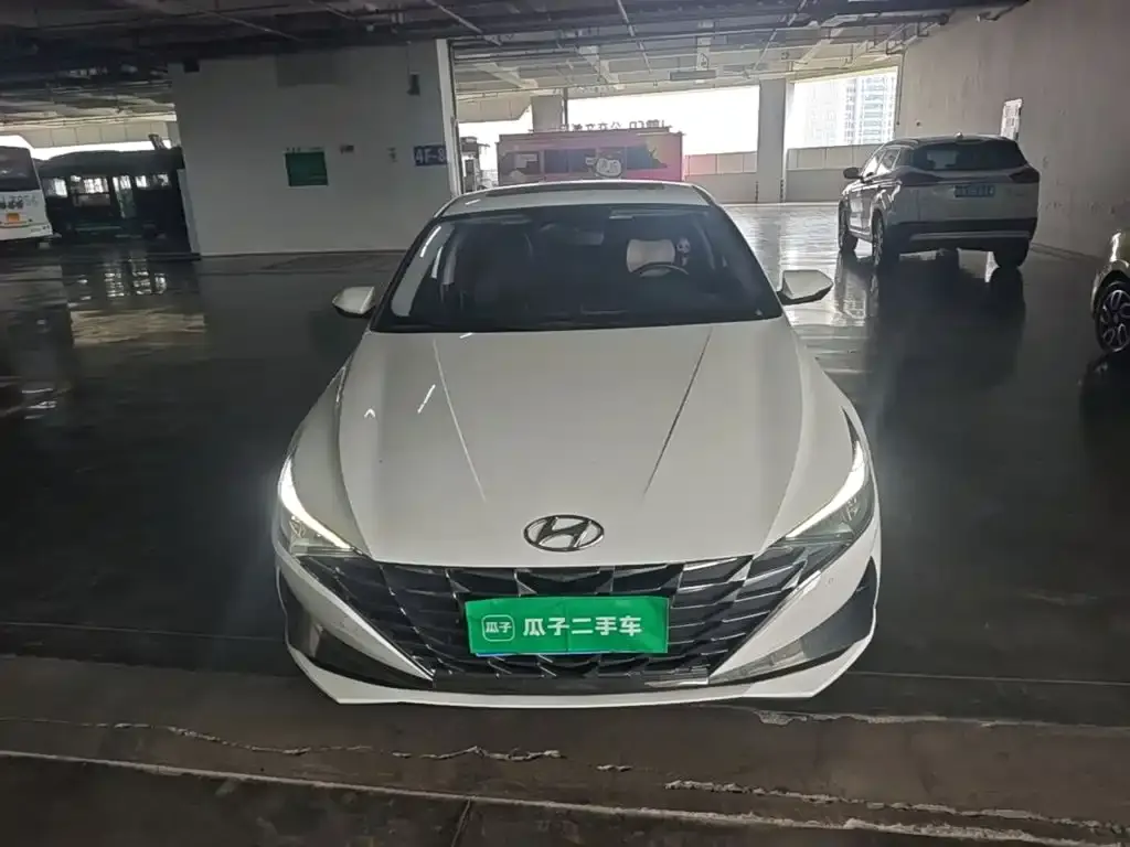 Hyundai Elantra — фото 5