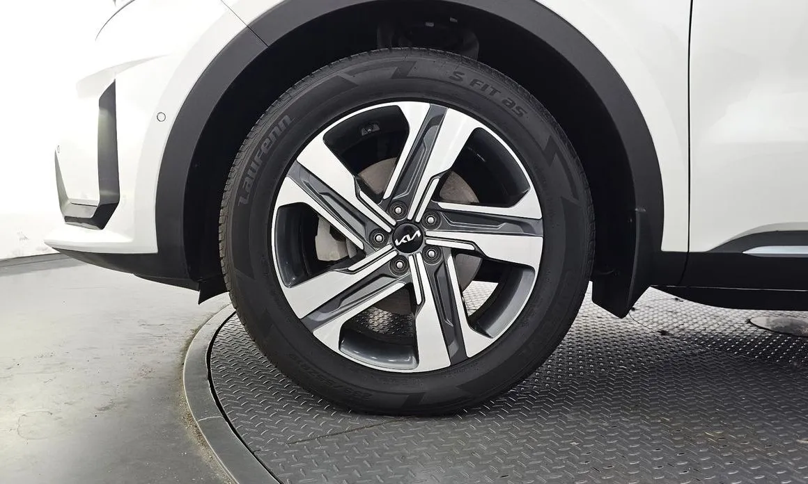 Kia Sorento — фото 9