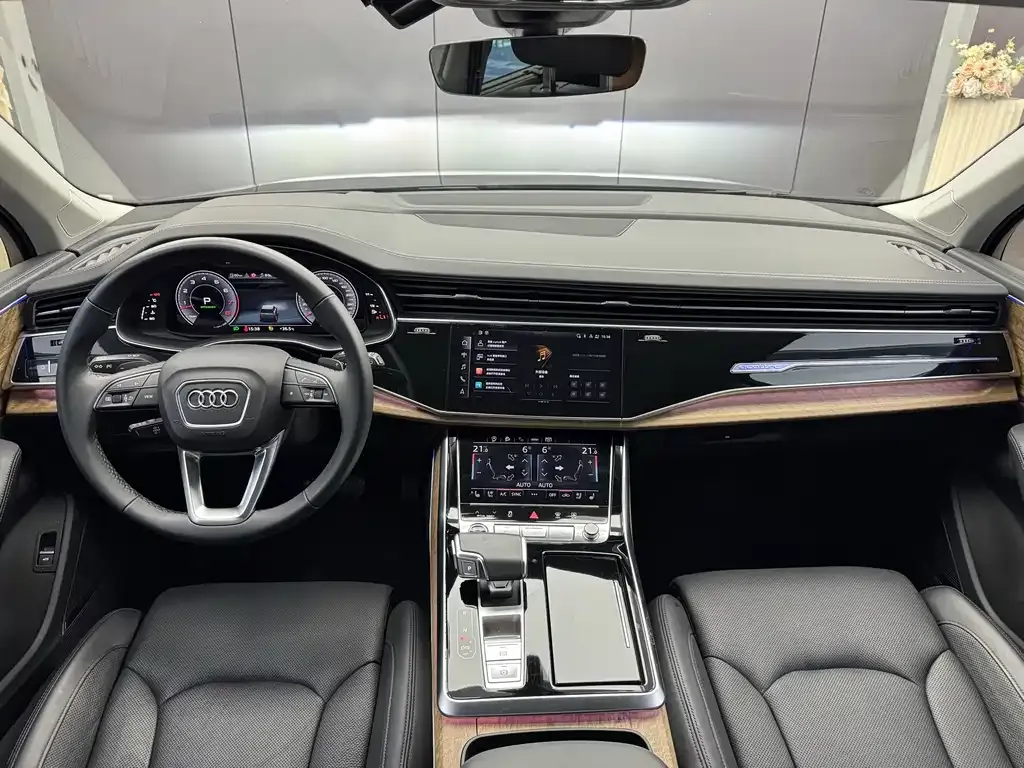 Audi Q7 — фото 2