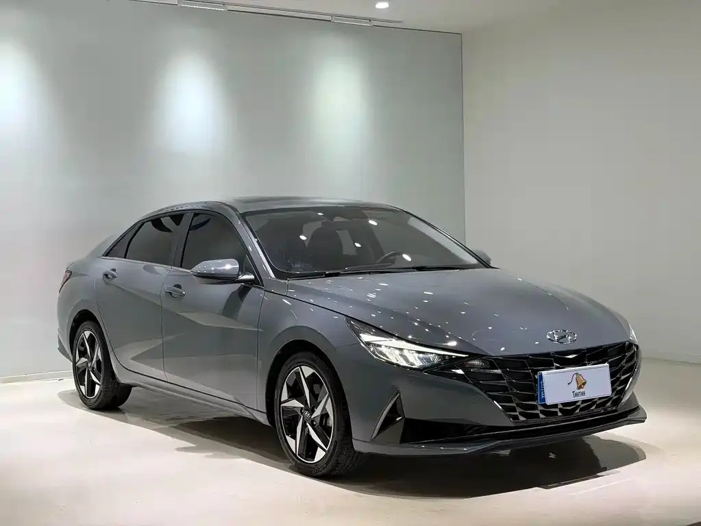 Hyundai Elantra — фото 10