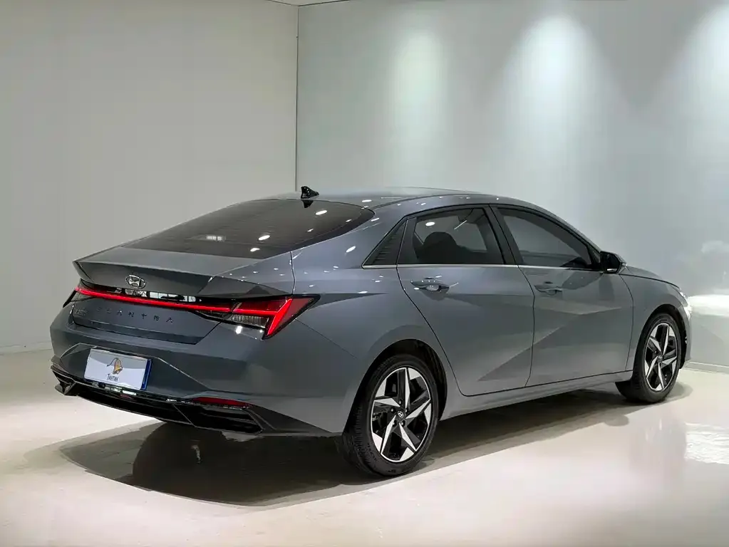 Hyundai Elantra — фото 4
