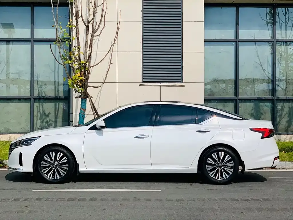 Nissan Teana — фото 2