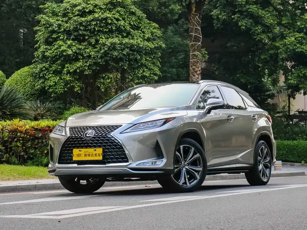 Lexus RX — фото 1