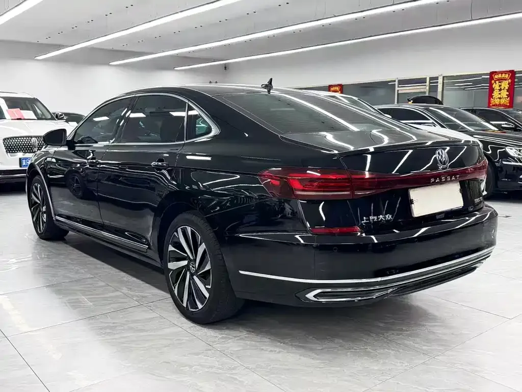 Volkswagen Passat — фото 5