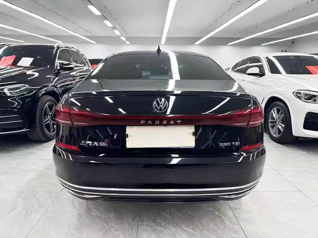 Volkswagen Passat — фото 7