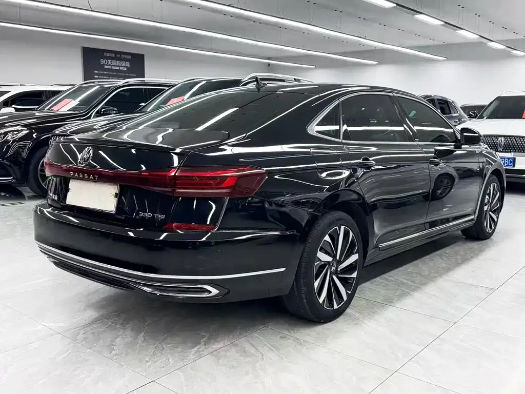 Volkswagen Passat — фото 4