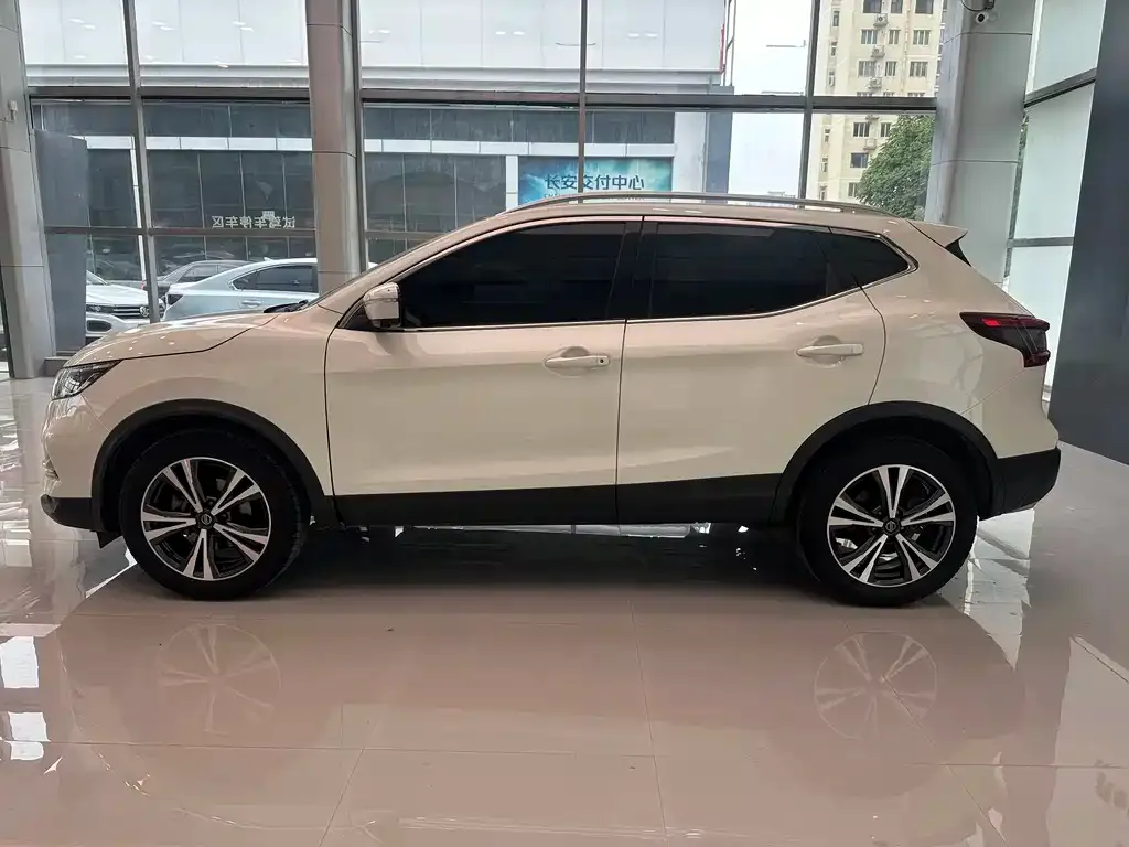 Nissan Qashqai — фото 6