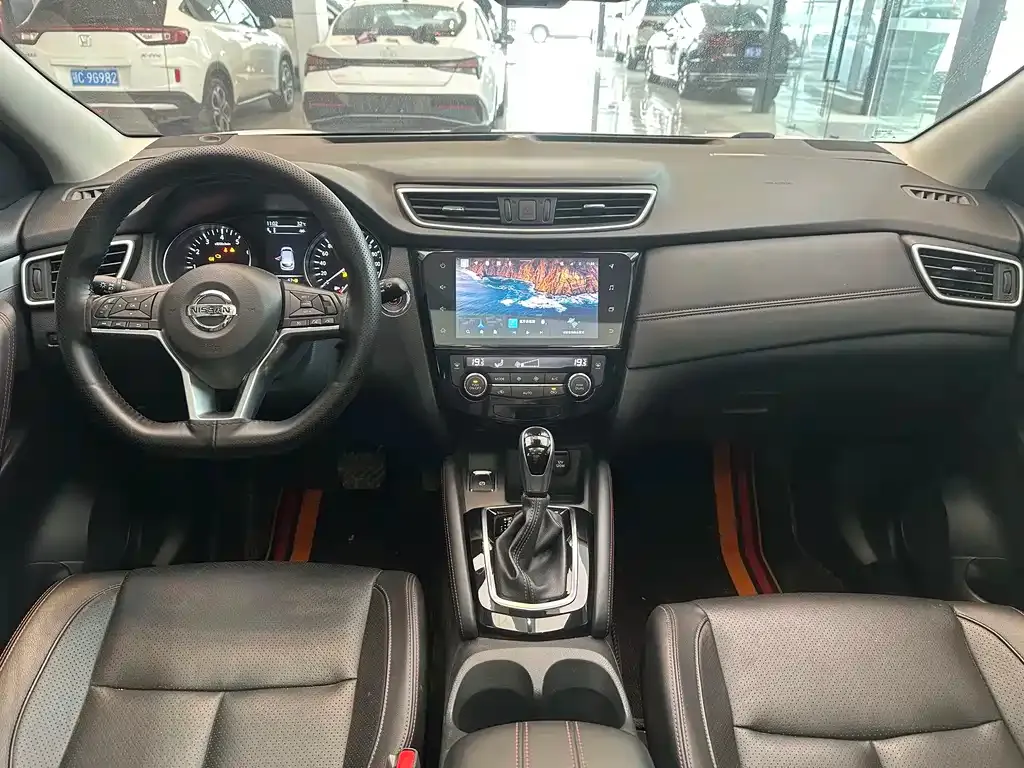 Nissan Qashqai — фото 10