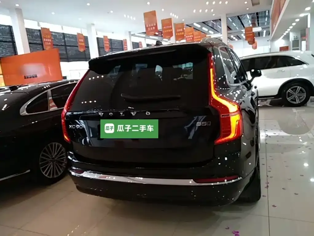 Volvo XC90 — фото 10