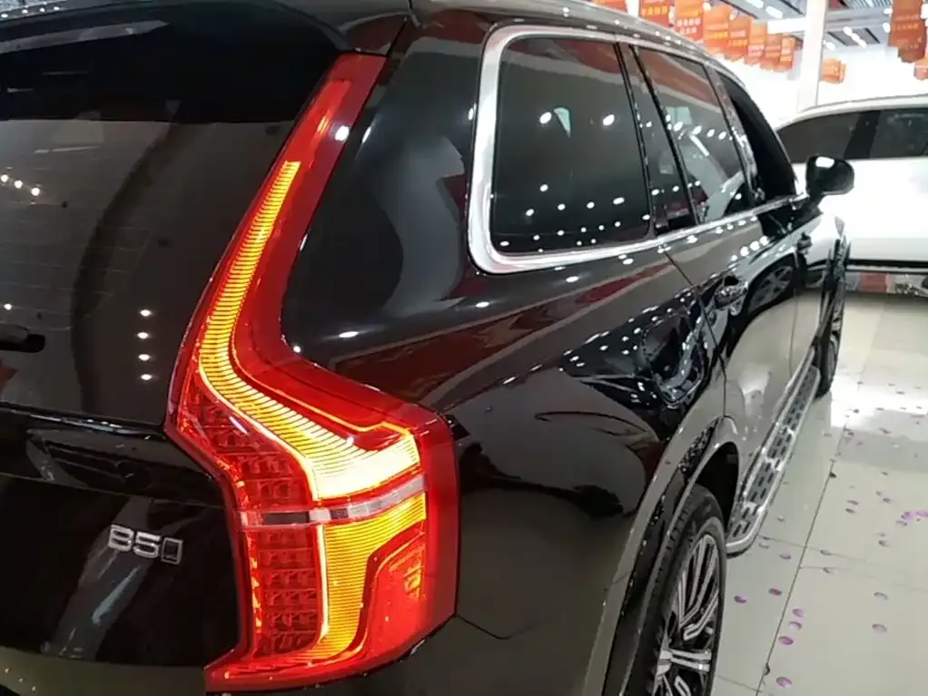 Volvo XC90 — фото 9