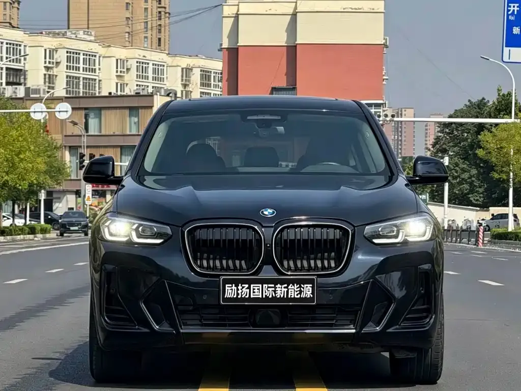 BMW iX3 — фото 2