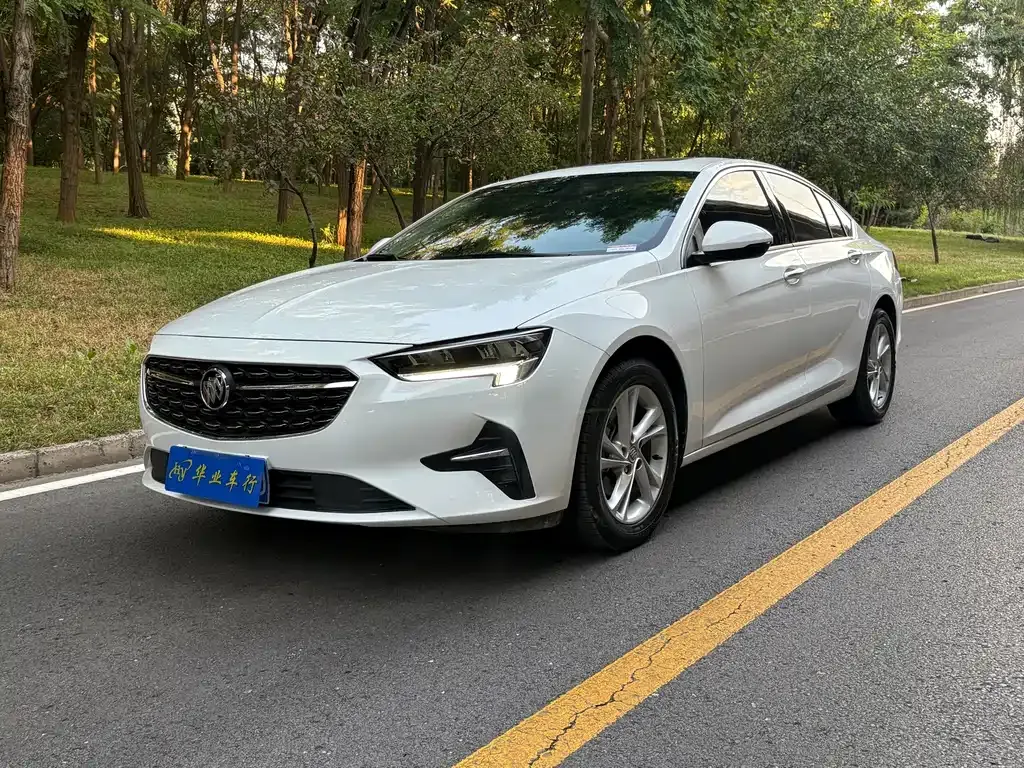 Buick Regal — фото 1