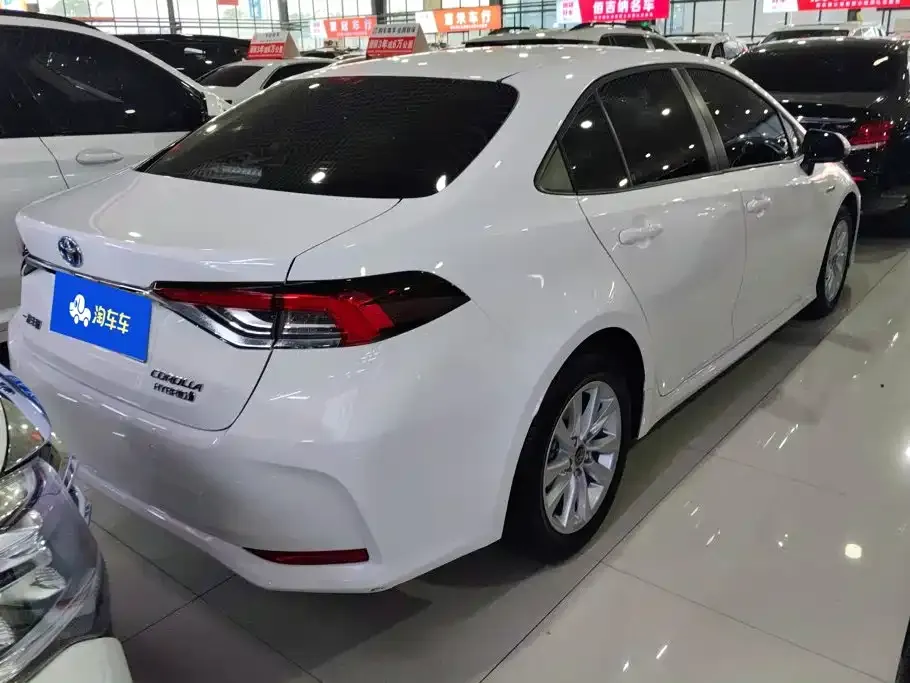Toyota Corolla — фото 6