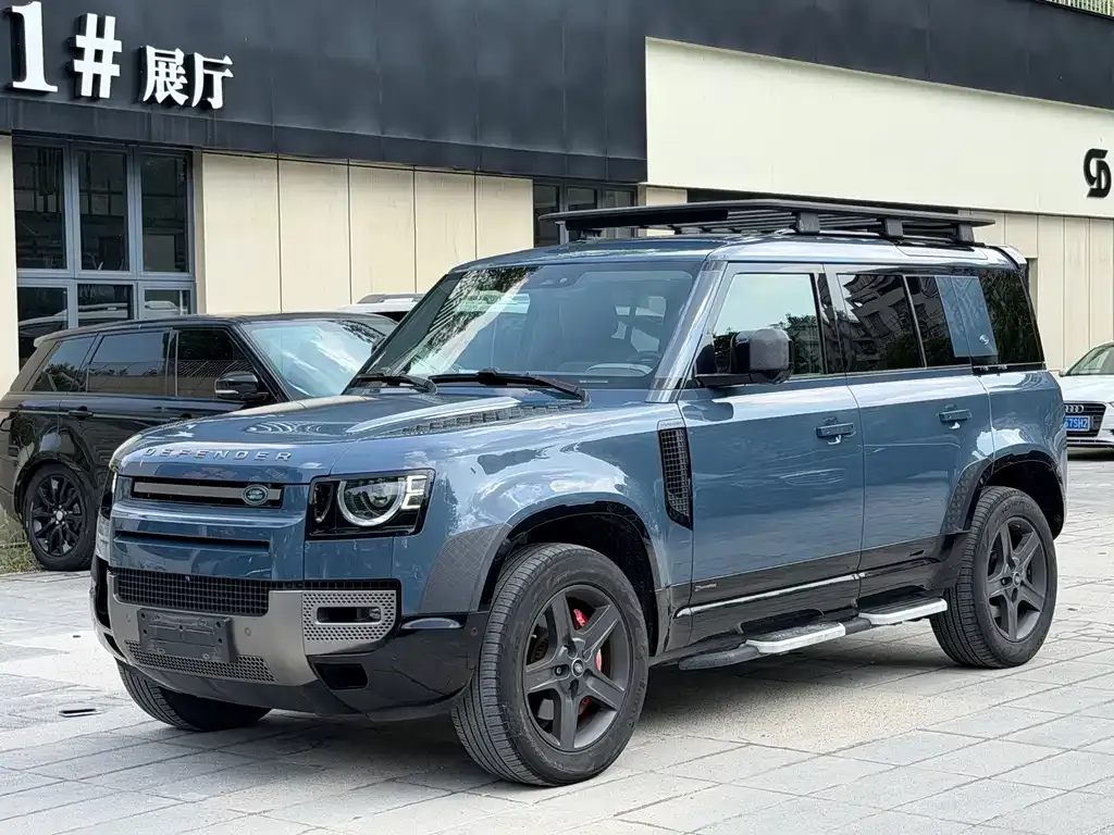Land Rover Defender — фото 1