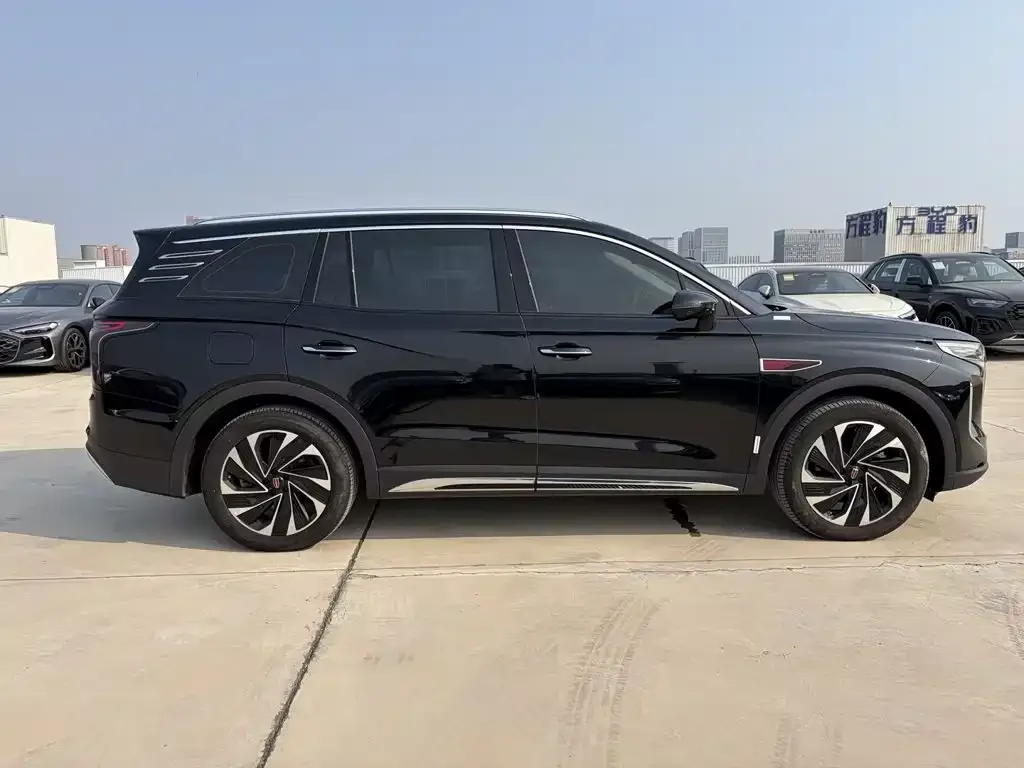 Hongqi HS7 PHEV — фото 3