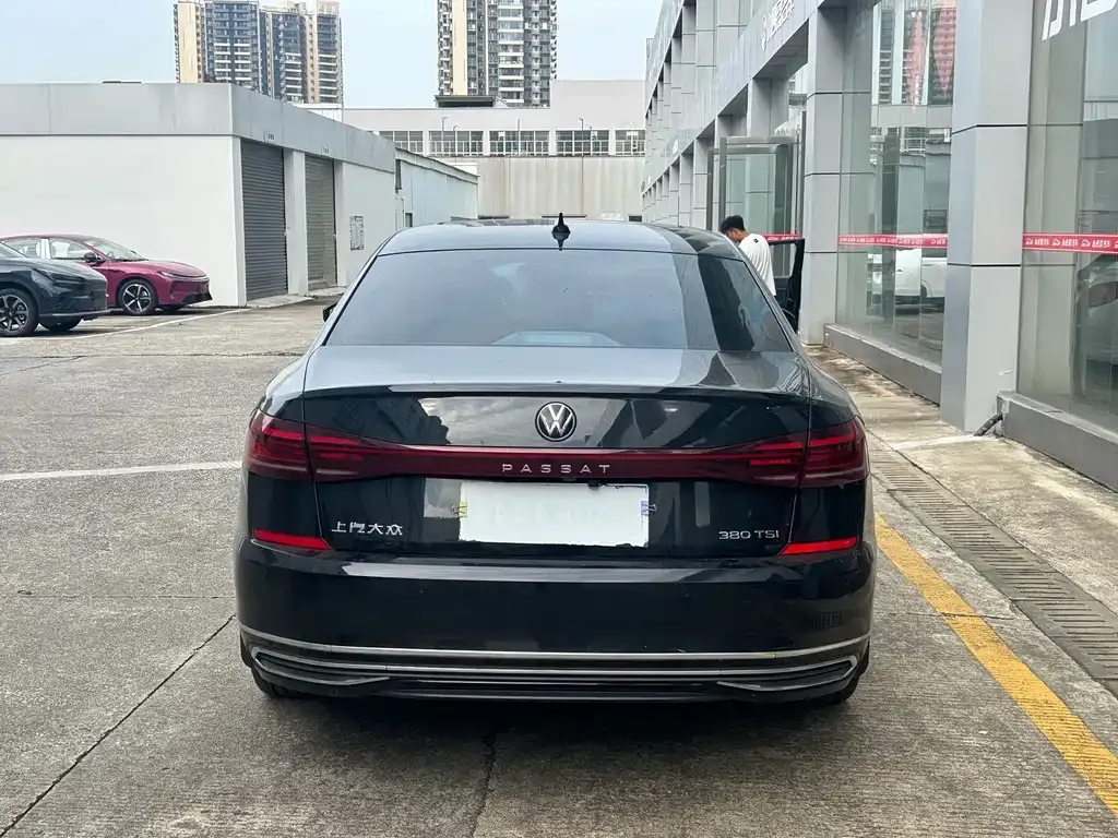 Volkswagen Passat — фото 8