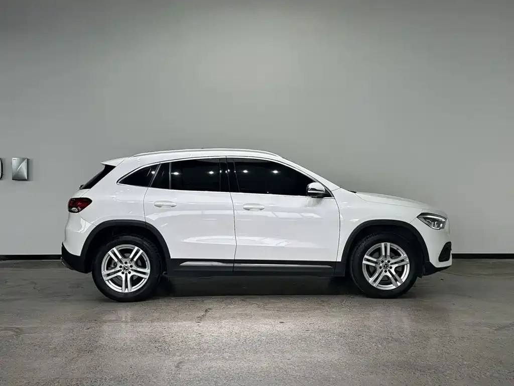 Mercedes-Benz GLA — фото 10