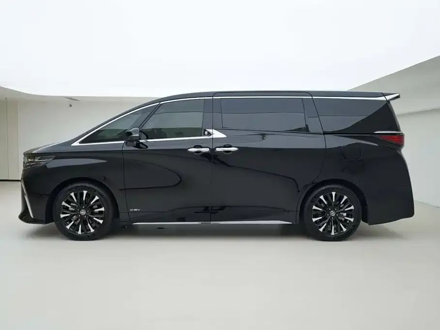 Toyota Alphard — фото 6