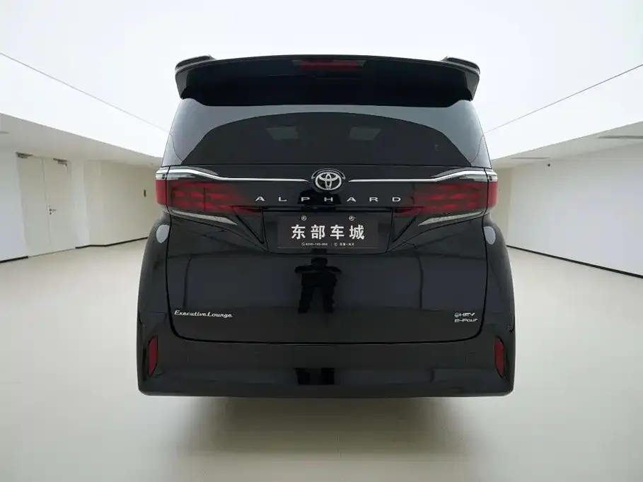 Toyota Alphard — фото 7
