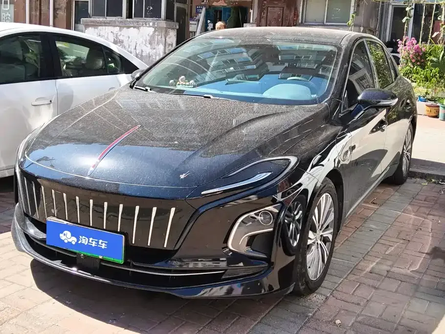 Hongqi E-QM5 — фото 1