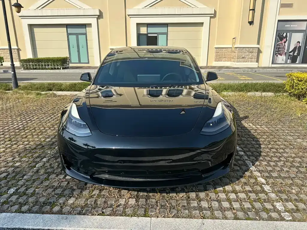 Tesla Model 3 — фото 8