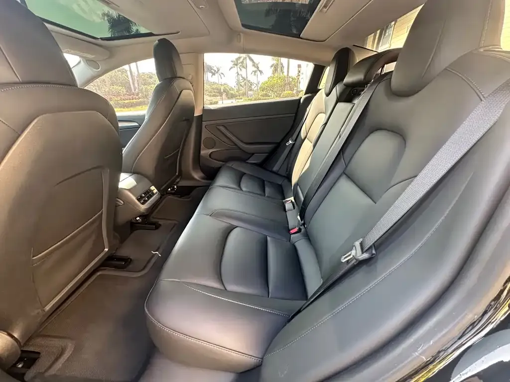 Tesla Model 3 — фото 6