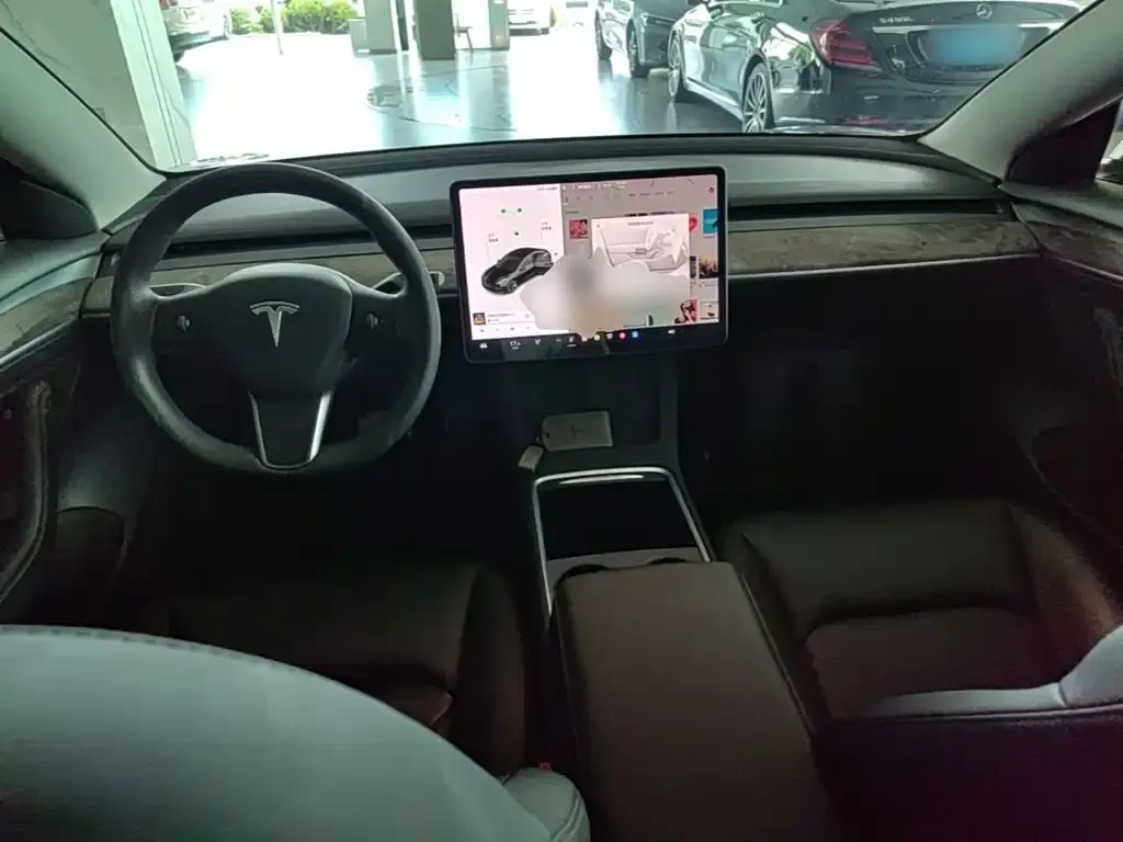Tesla Model 3 — фото 6