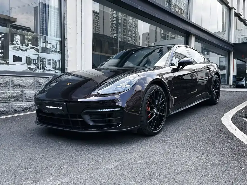 Porsche Panamera — фото 1