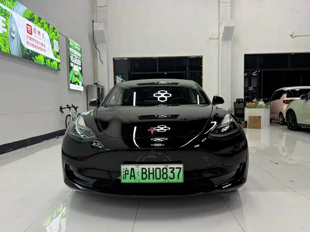 Tesla Model 3 — фото 10