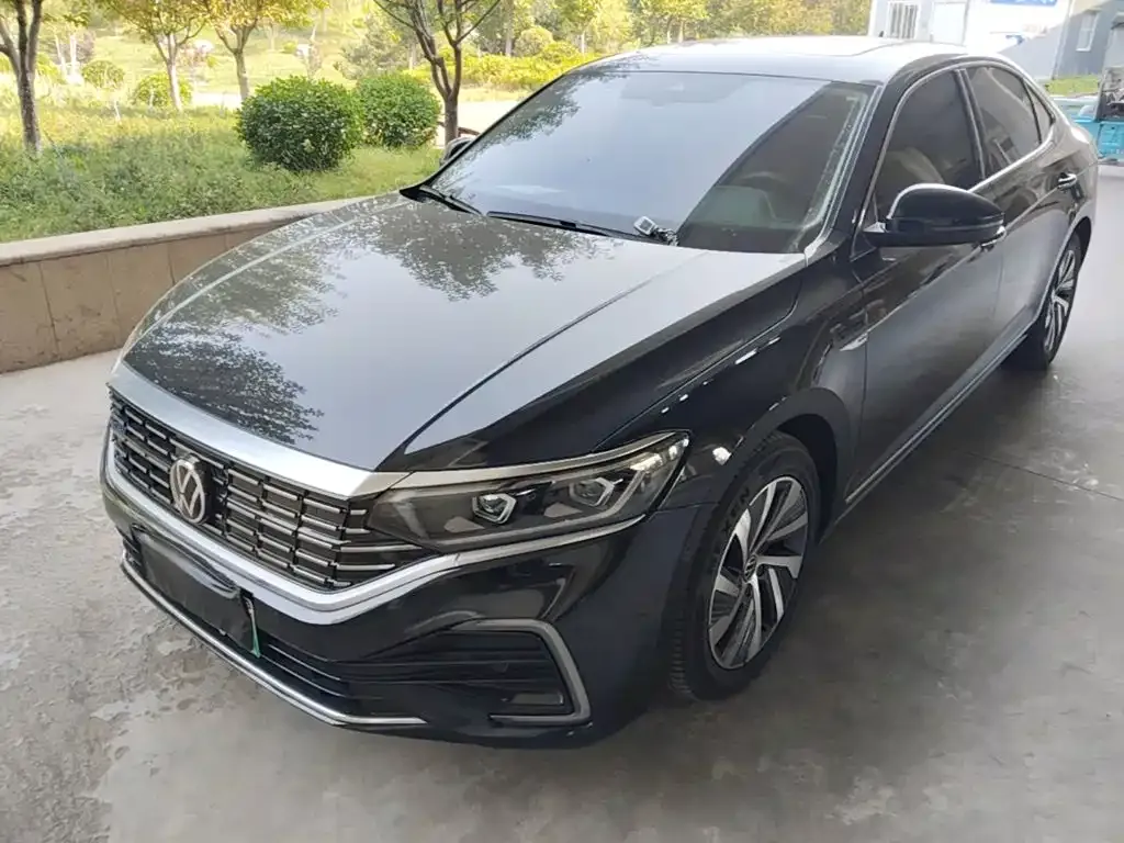 Volkswagen Passat PHEV — фото 6