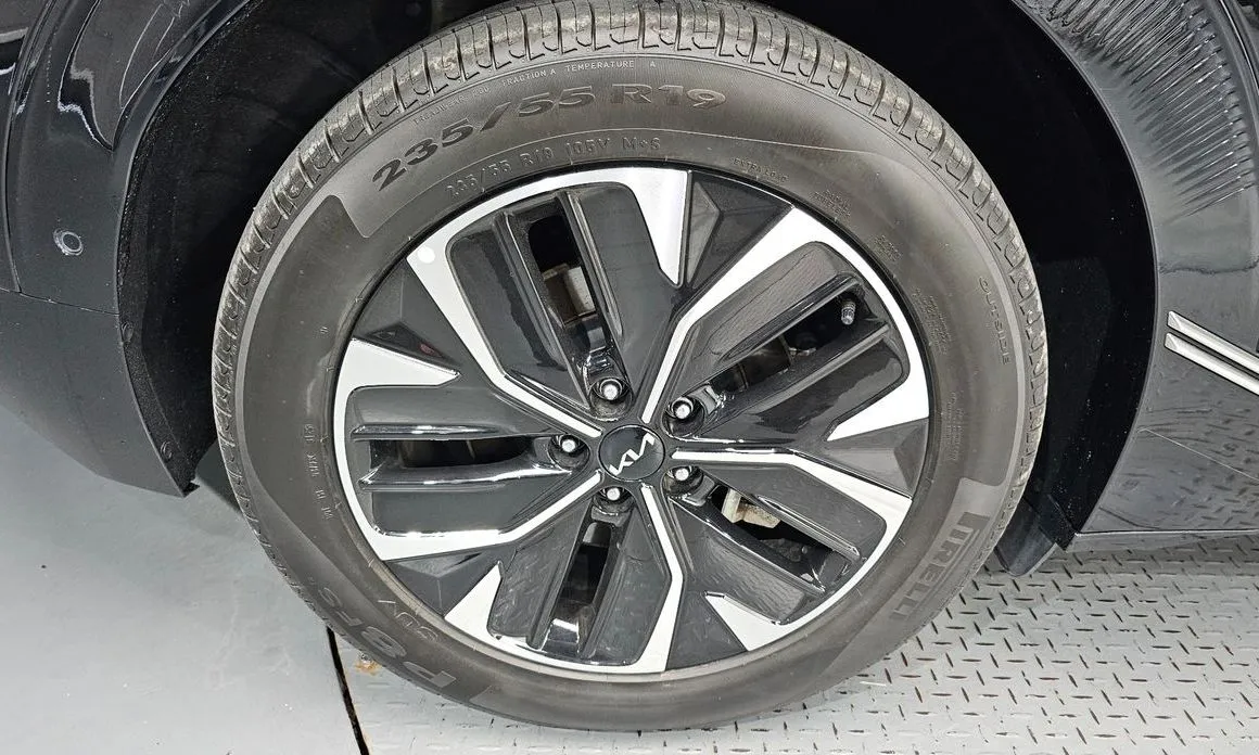 Kia EV6 — фото 8