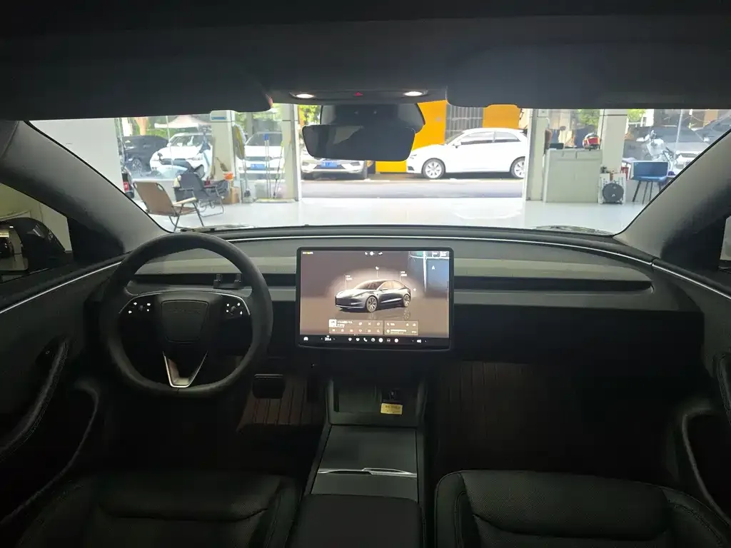 Tesla Model 3 — фото 6
