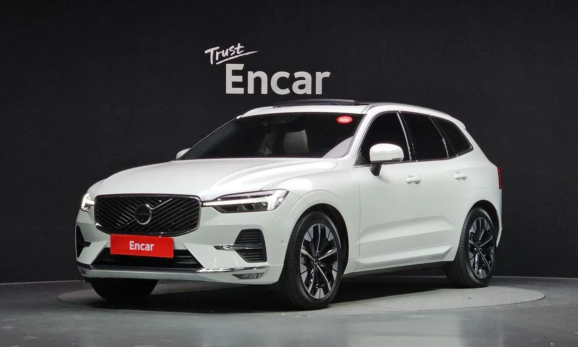 Volvo XC60 — фото 1