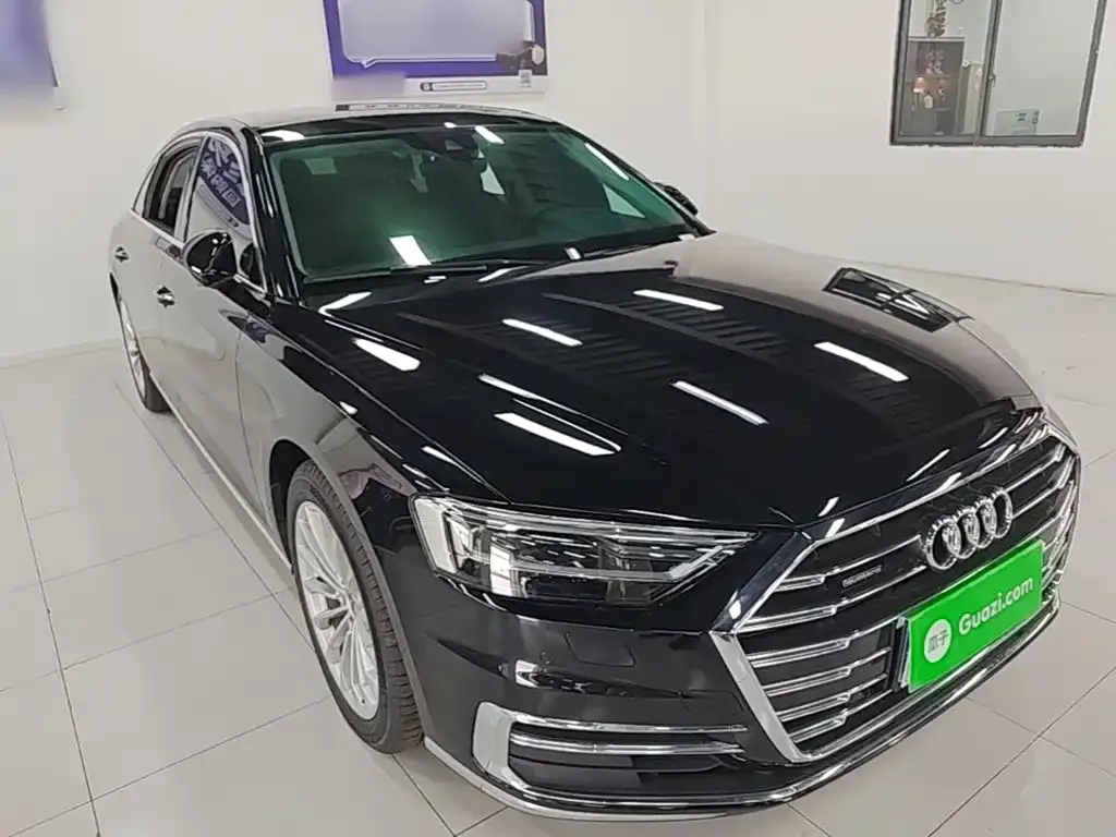 Audi A8 — фото 6