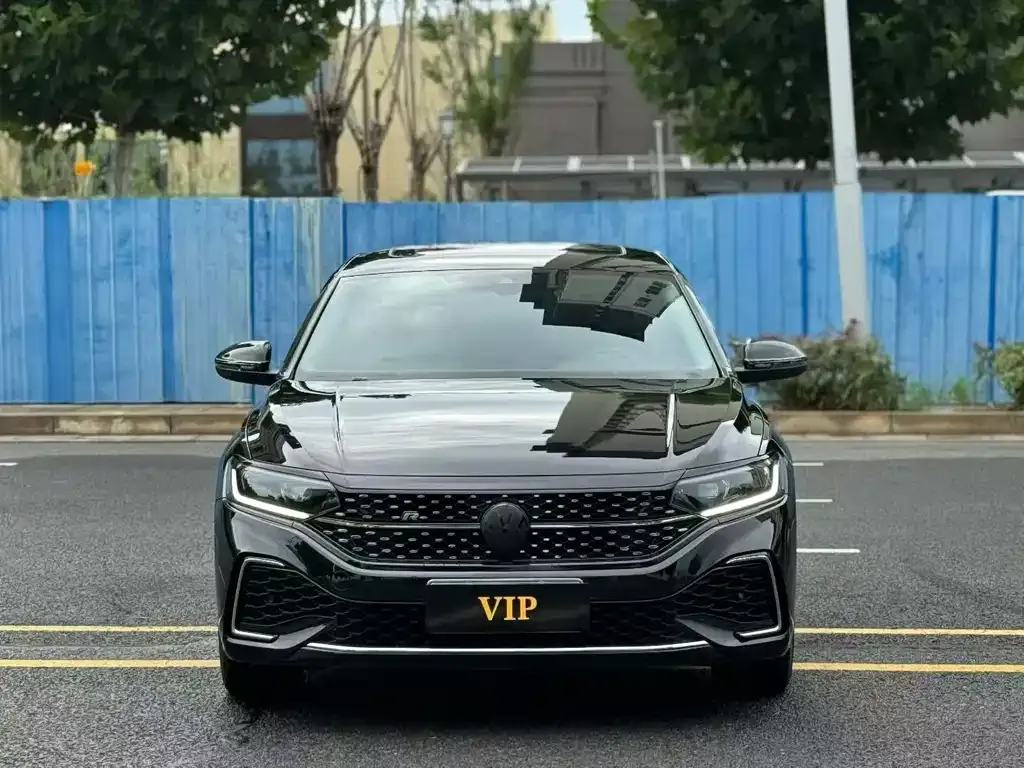 Volkswagen Passat — фото 4